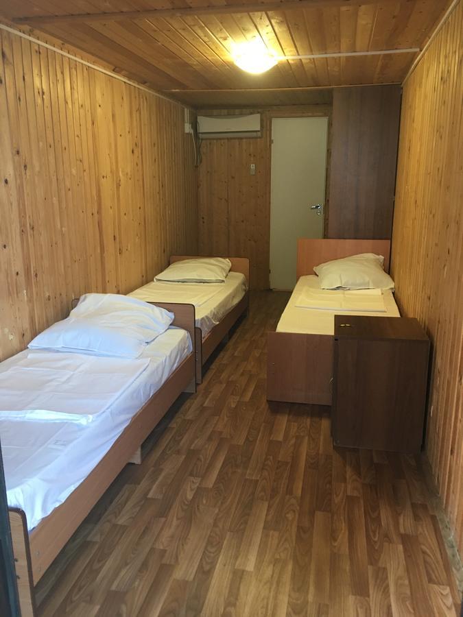 Lidzava Guest House Tri Topolya المظهر الخارجي الصورة